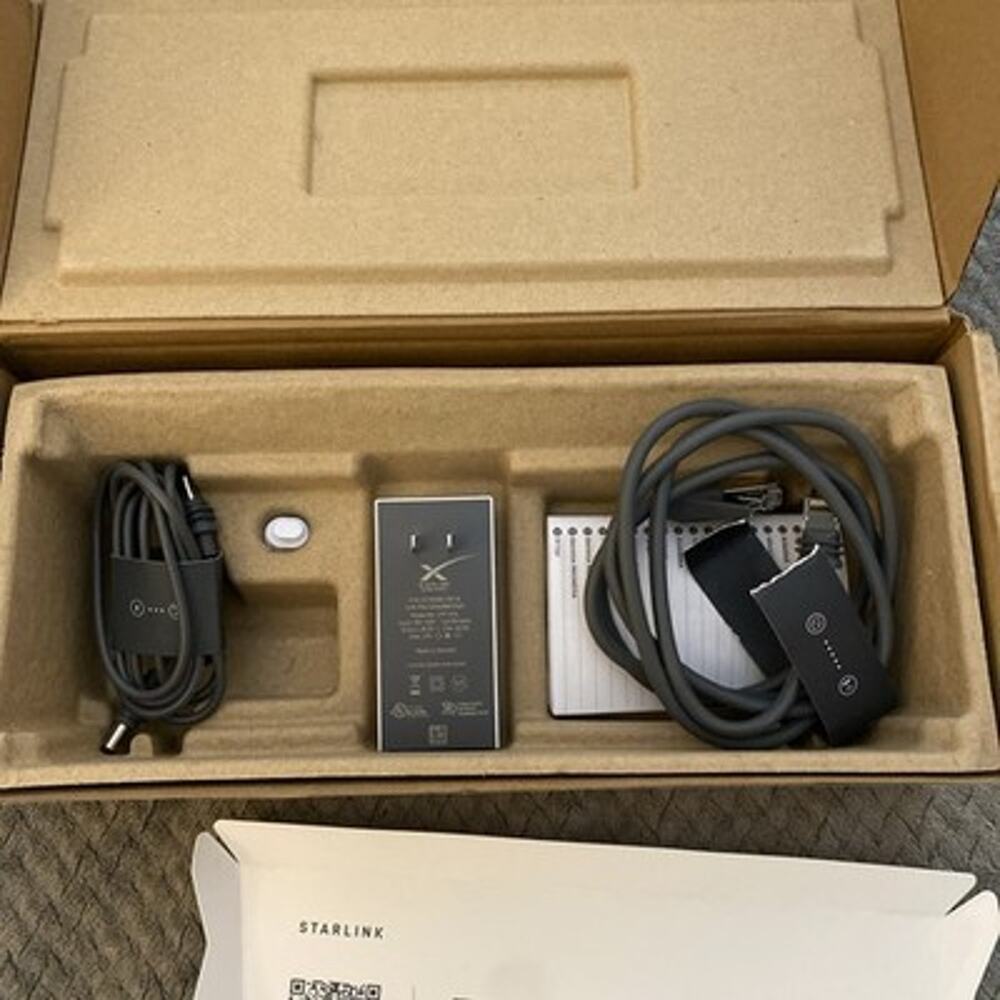 Starlink UTR-231 Router Kit Standard - Picture 2 of 5